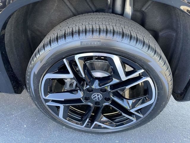 New 2026 Black Volkswagen 2.0T SEL R-Line Turbo image 9