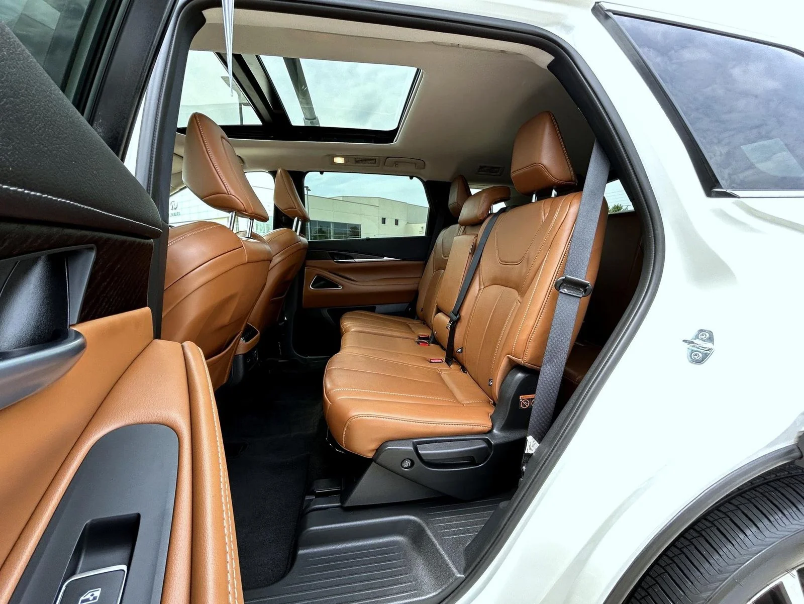 Certified Used 2023 White INFINITI Sensory image 21
