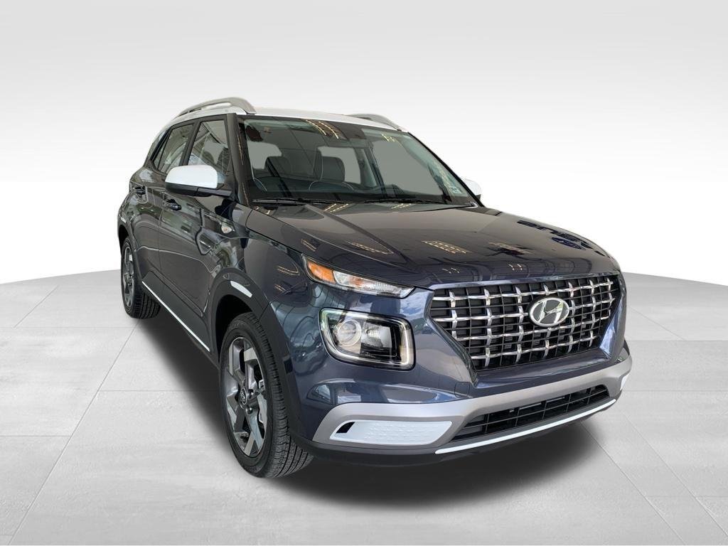 2026 Hyundai Venue SEL w/ 2-Tone Roof IVT's photo