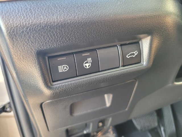 Used 2025  Toyota Platinum image 19