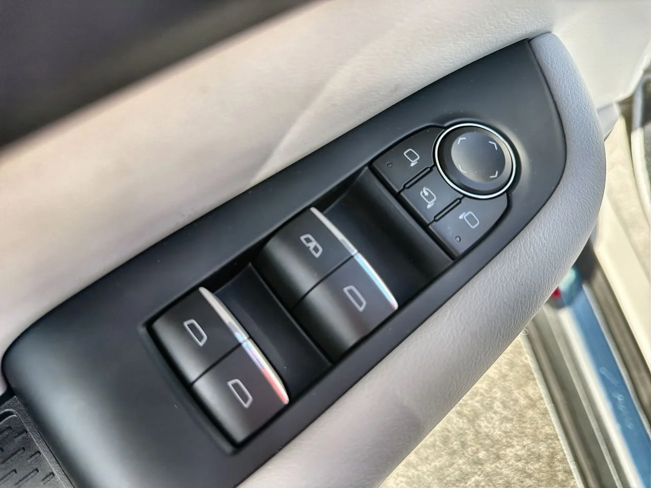 New 2026 Moonstone Gray Metallic Buick Avenir image 19