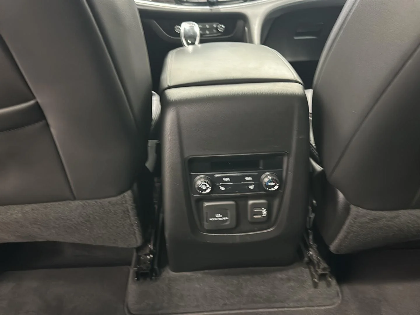Used 2020 WHITE FROST TRICOAT Buick Avenir image 19