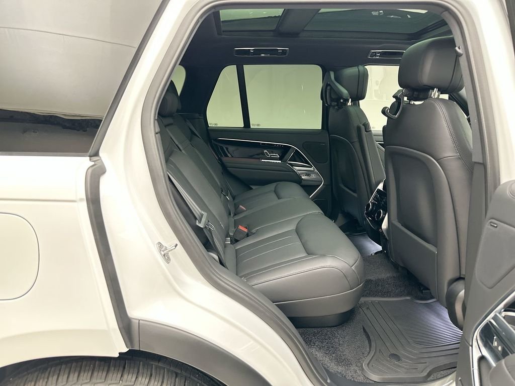 New 2026 Fuji White Land Rover SE image 15