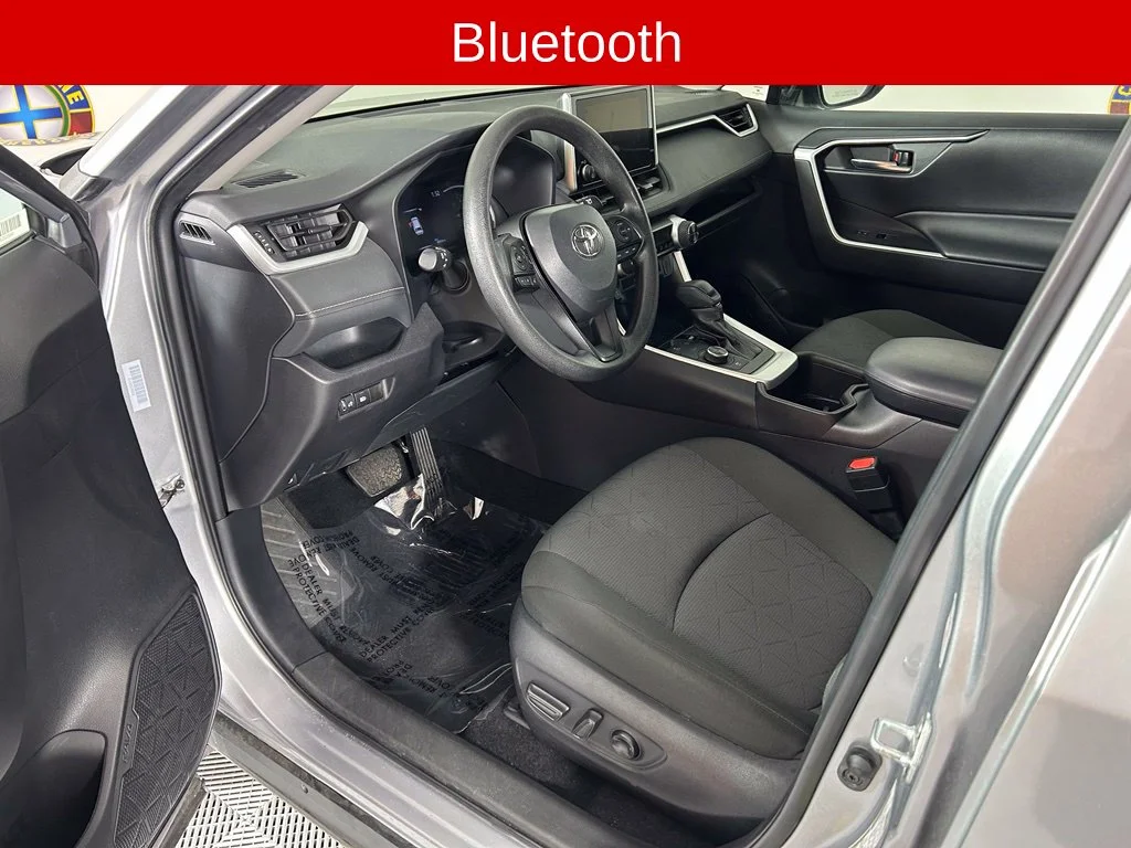 Used 2025 Silver Toyota XLE image 8