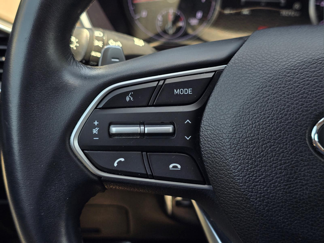 Used 2023 White Hyundai SEL image 11