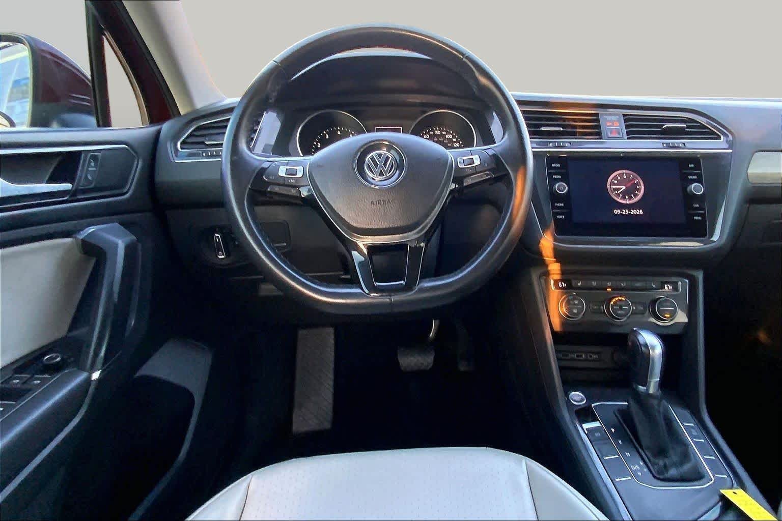Used 2018 Cardinal Red Metallic Volkswagen SE image 6