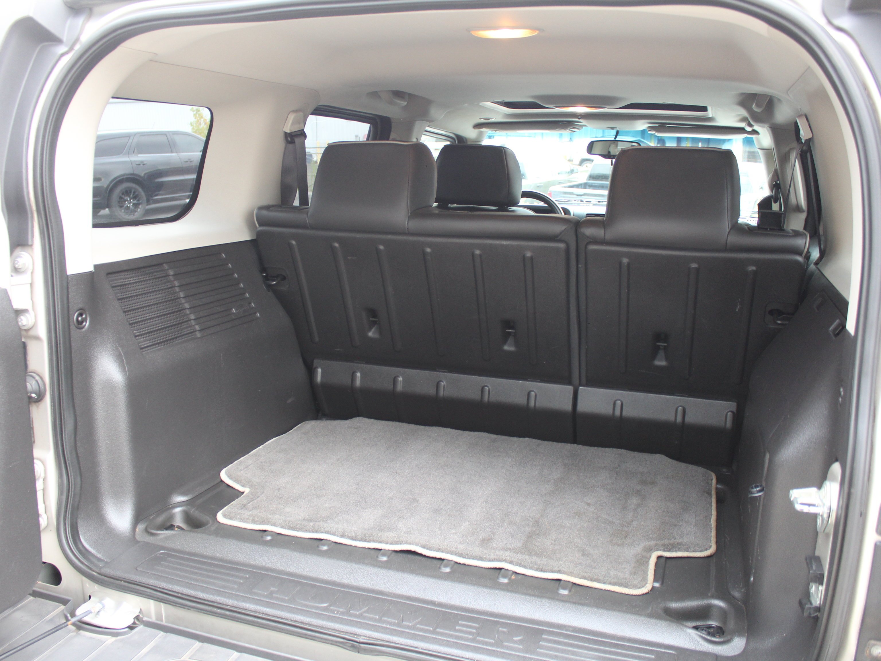 Used 2007 Boulder Gray Metallic HUMMER SUV image 30