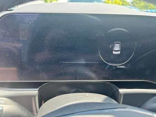 Used 2023 White Kia Wave image 10