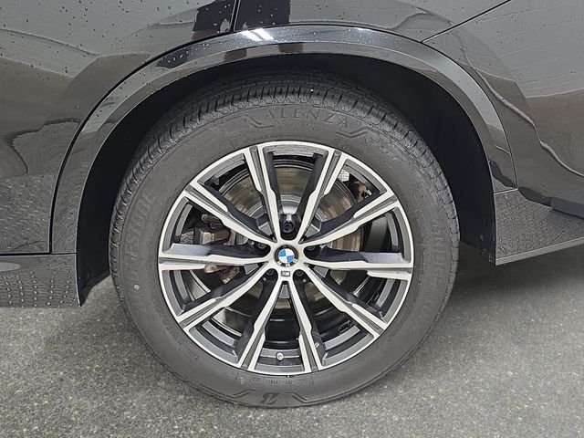 Used 2022 Black Sapphire Metallic BMW xDrive40i image 33