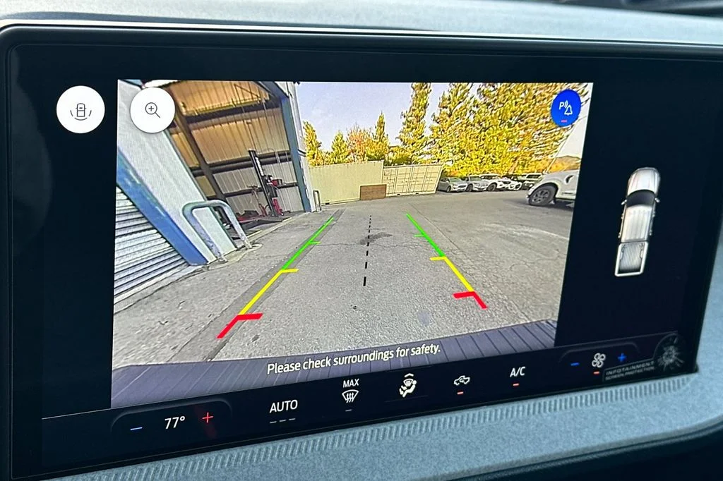 New 2025 Oxford White Ford XLT image 18