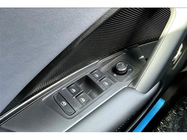 New 2026 Platinum Gray Metallic Volkswagen 2.0T SE image 16