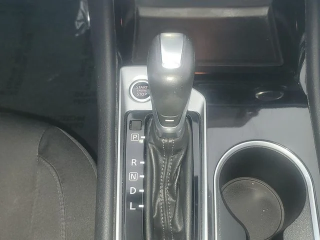 Used 2020 Red Nissan 2.5 SV image 25