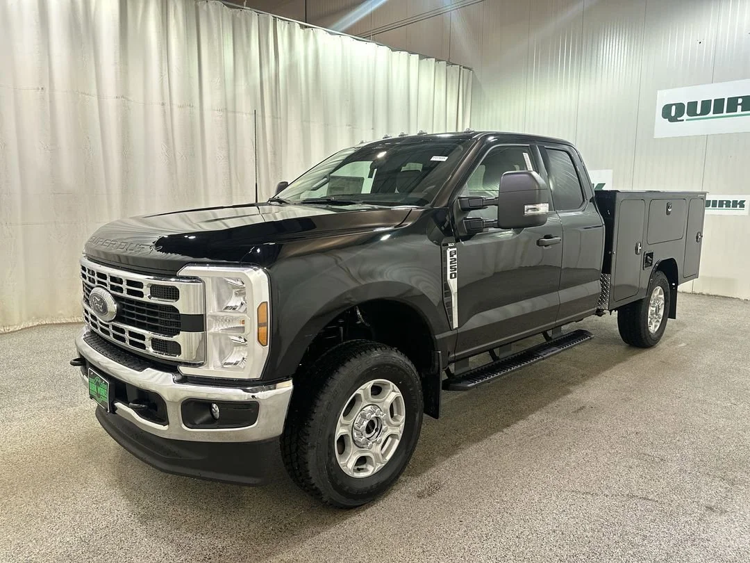 New 2026 Agate Black Metallic Ford F-250® XLT image 4