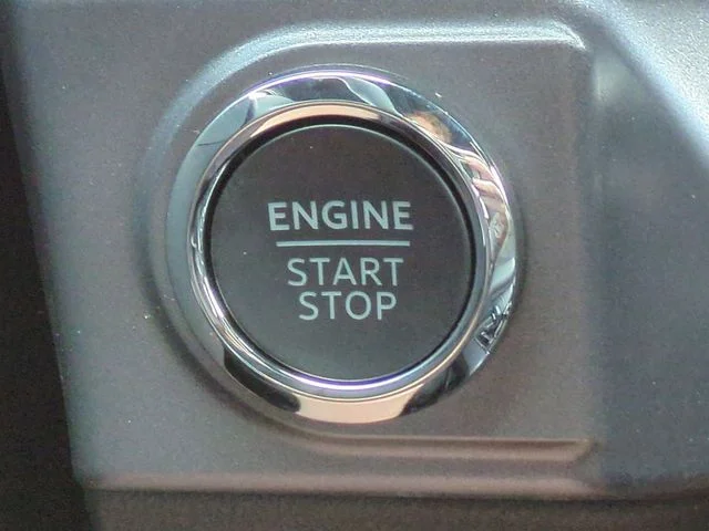 New 2026 Oxford White Ford XLT image 27