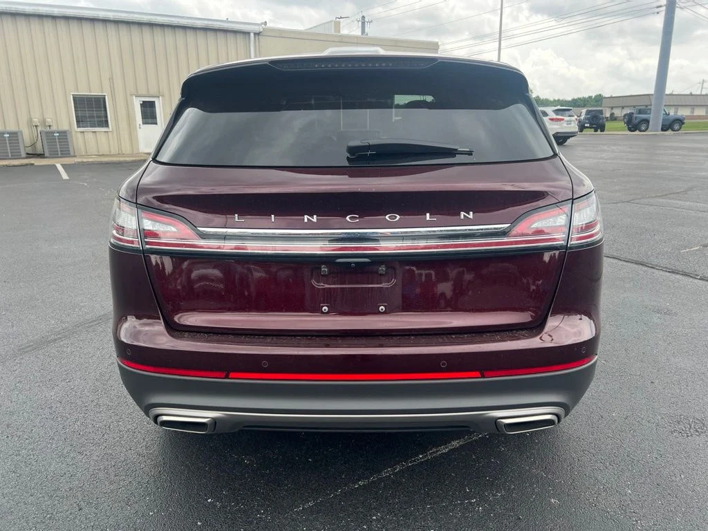 Used 2021 Burgundy Velvet Lincoln Reserve image 5