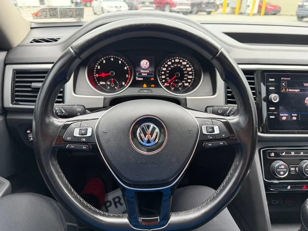 Used 2018 Black Volkswagen 3.6L V6 SEL image 17