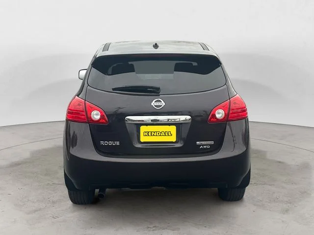 Used 2013 Black Nissan S image 4