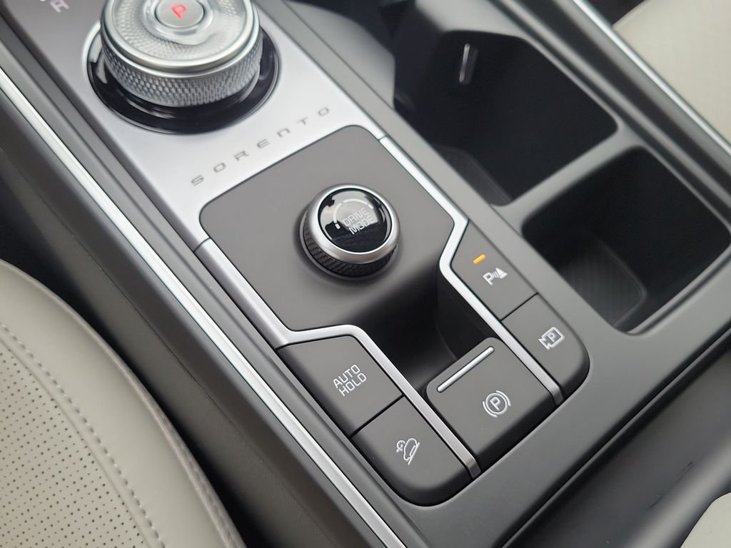 New 2026 Snow White Pearl Kia EX image 36