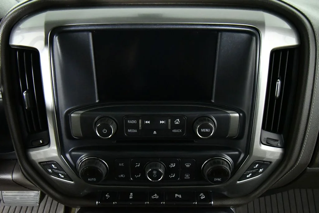 Used 2018 Blue Chevrolet LTZ image 4