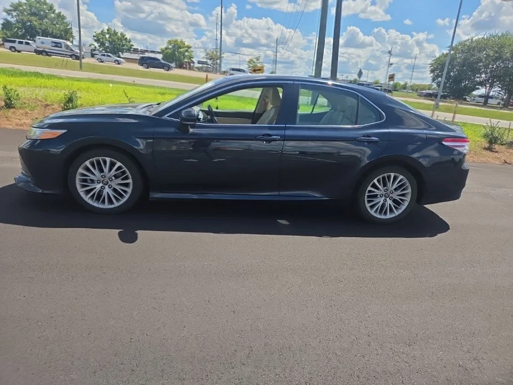 Used 2020 Blue Toyota XLE image 6