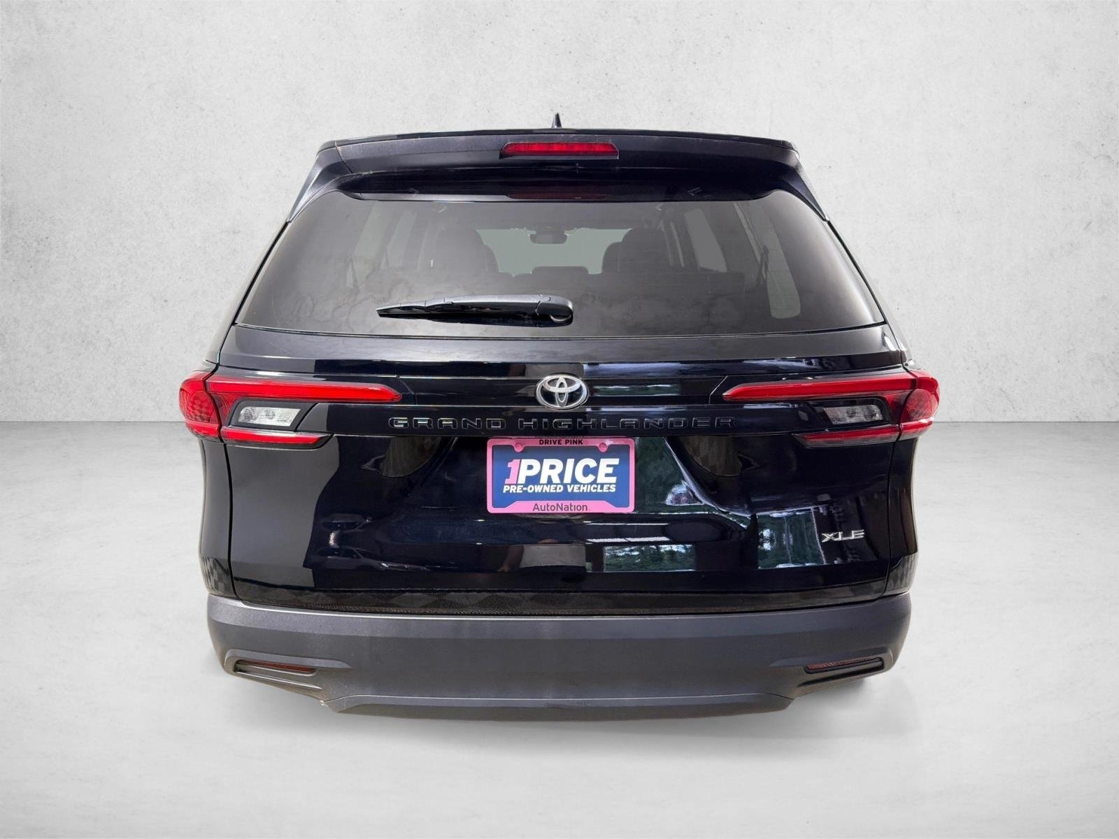 Used 2024 Midnight Black Metallic Toyota XLE image 4
