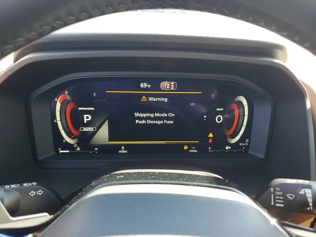 New 2026 Everest White Pearl TriCoat / Super Black Two-tone Nissan Platinum image 15