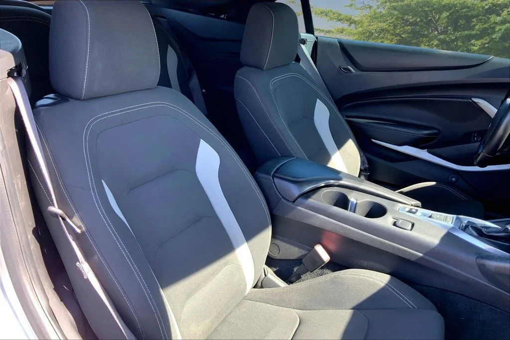Used 2017 Silver Chevrolet 1LT image 25