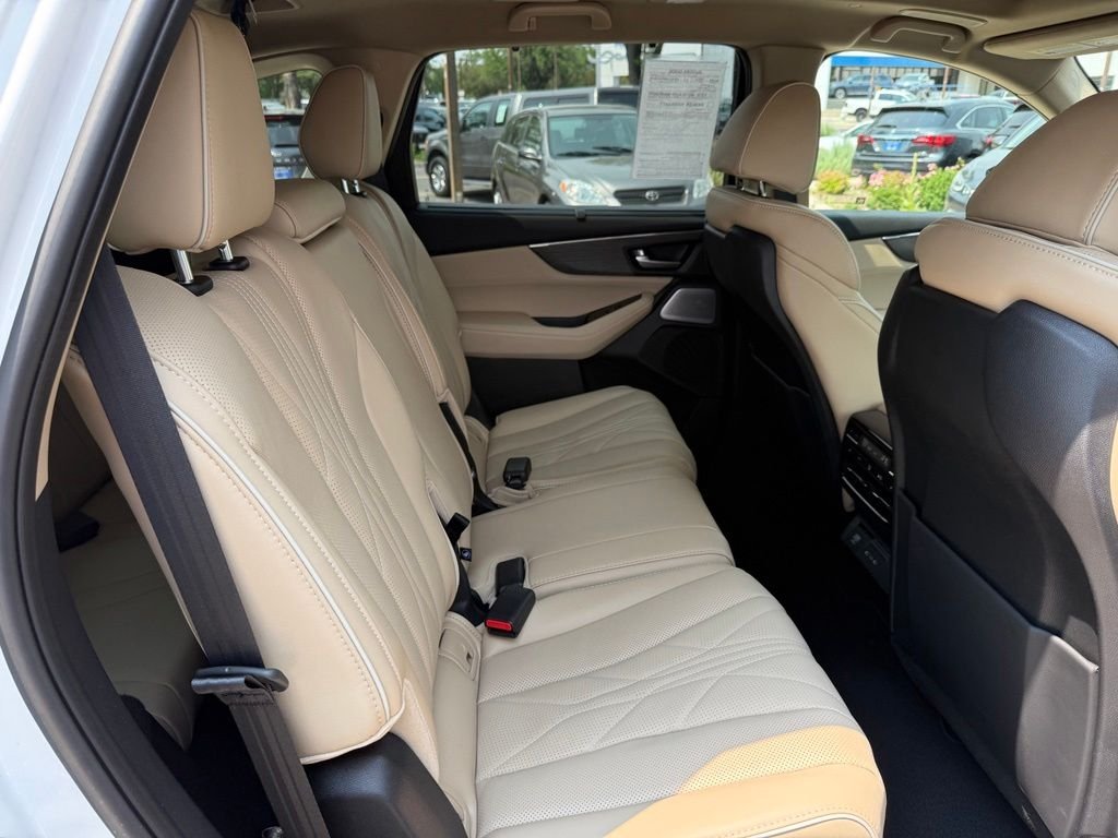 Used 2026 Solar Silver Metallic Acura Advance Package image 19