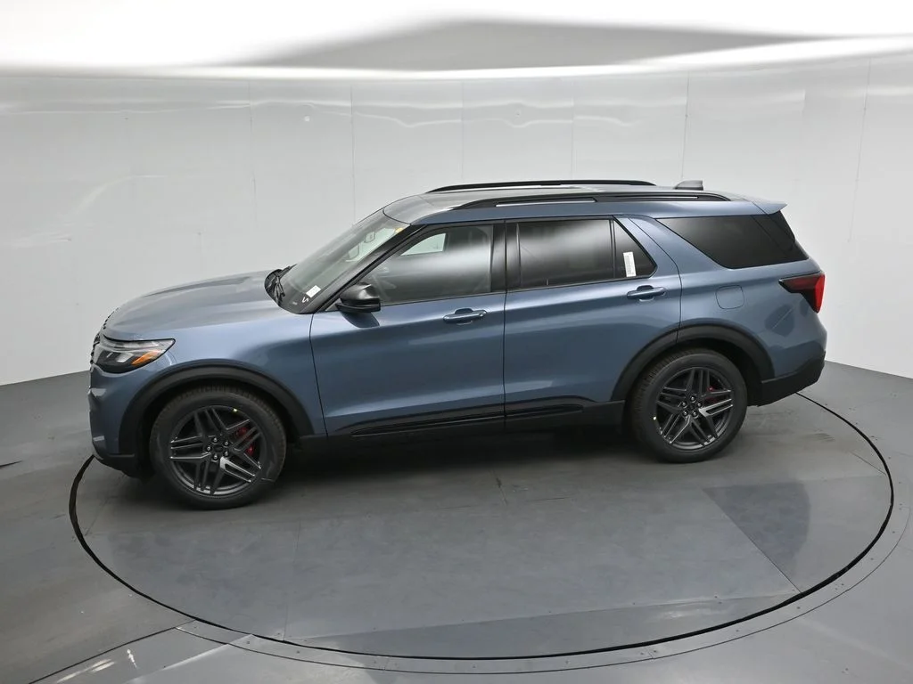 New 2026 Vapor Blue Metallic Ford ST image 43