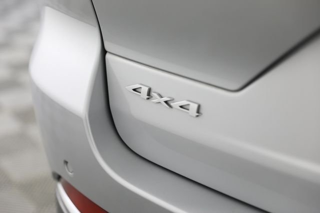 Used 2025 Silver Jeep Laredo image 34