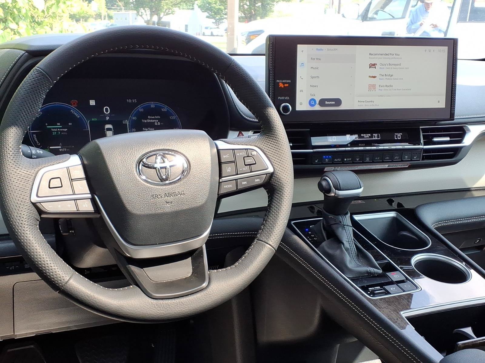 Used 2026 Wind Chill Pearl Toyota Limited image 12