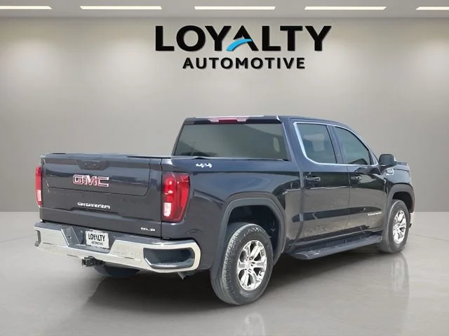 Used 2022 Silver GMC SLE image 5