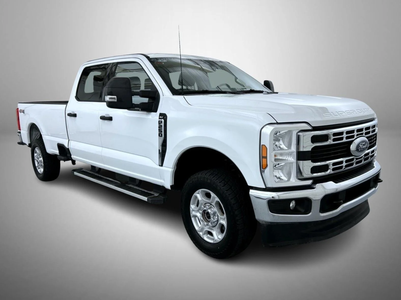 Used 2025 White Ford XLT image 3