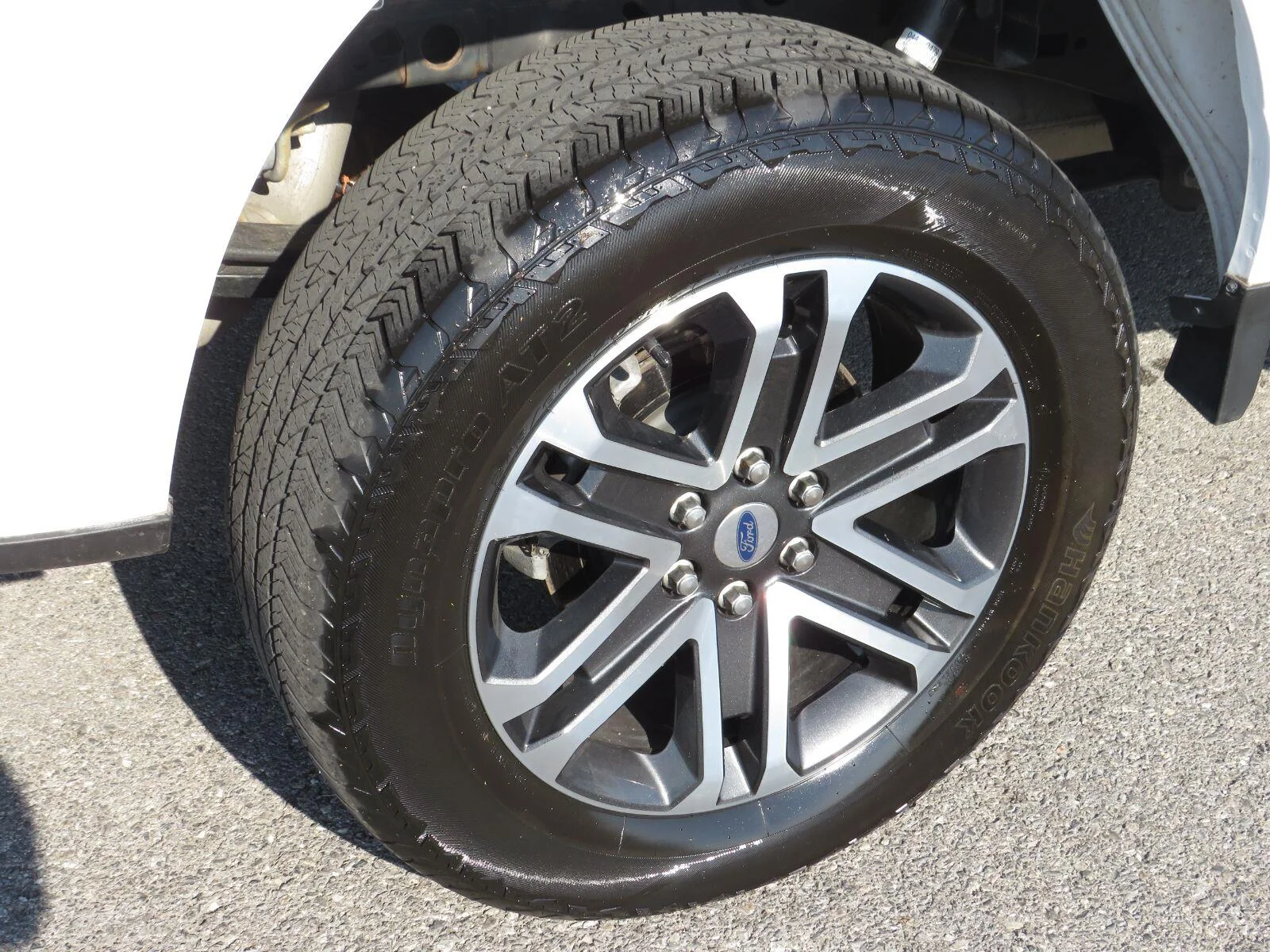 Used 2023  Ford XL image 10