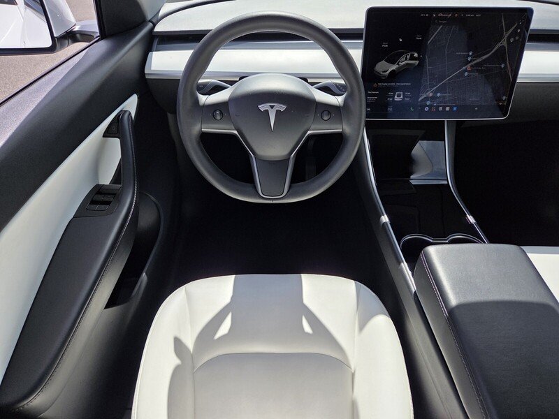 Used 2020  Tesla Long Range image 19