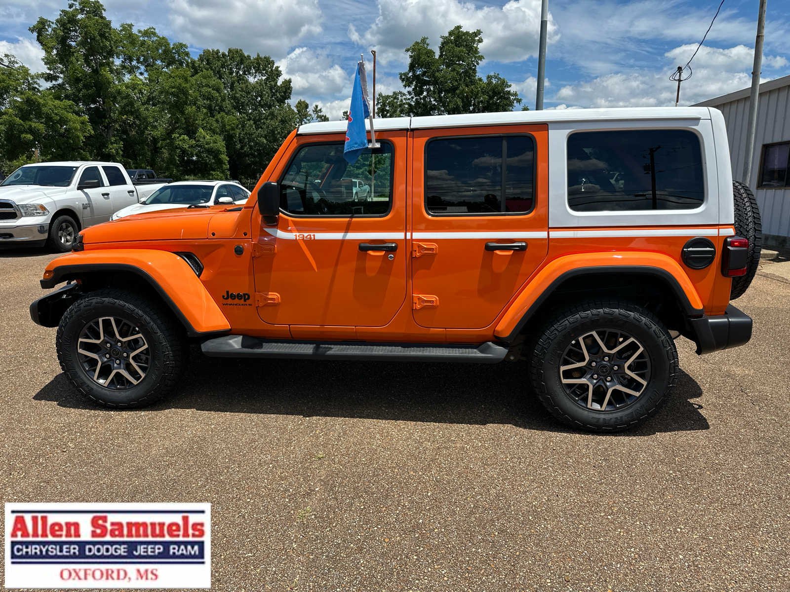 New 2026 Joose Exterior Paint Jeep Sahara image 6
