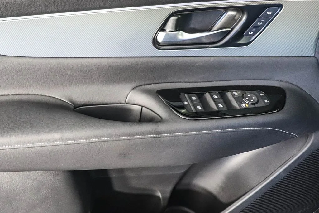 New 2026 Champagne Silver Metallic Nissan SL image 24