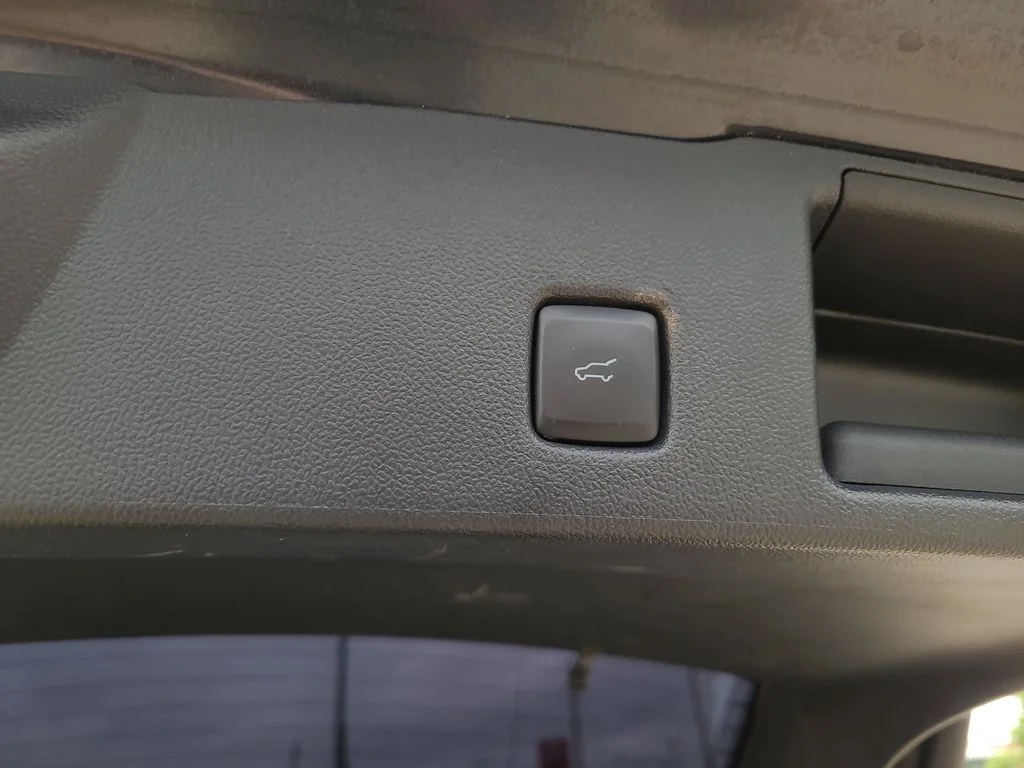 Used 2022 Blue Ford SEL image 15