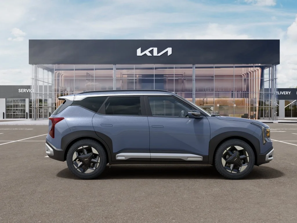 New 2027 Gray Kia EX Front-Wheel Drive image 7