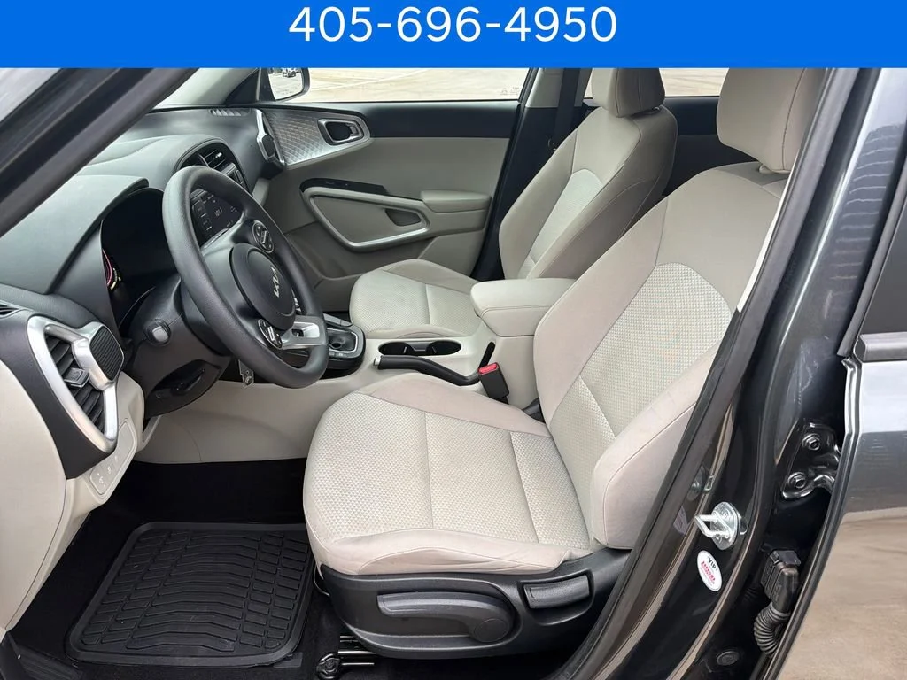 Pre-Owned 2023 Kia Soul LX