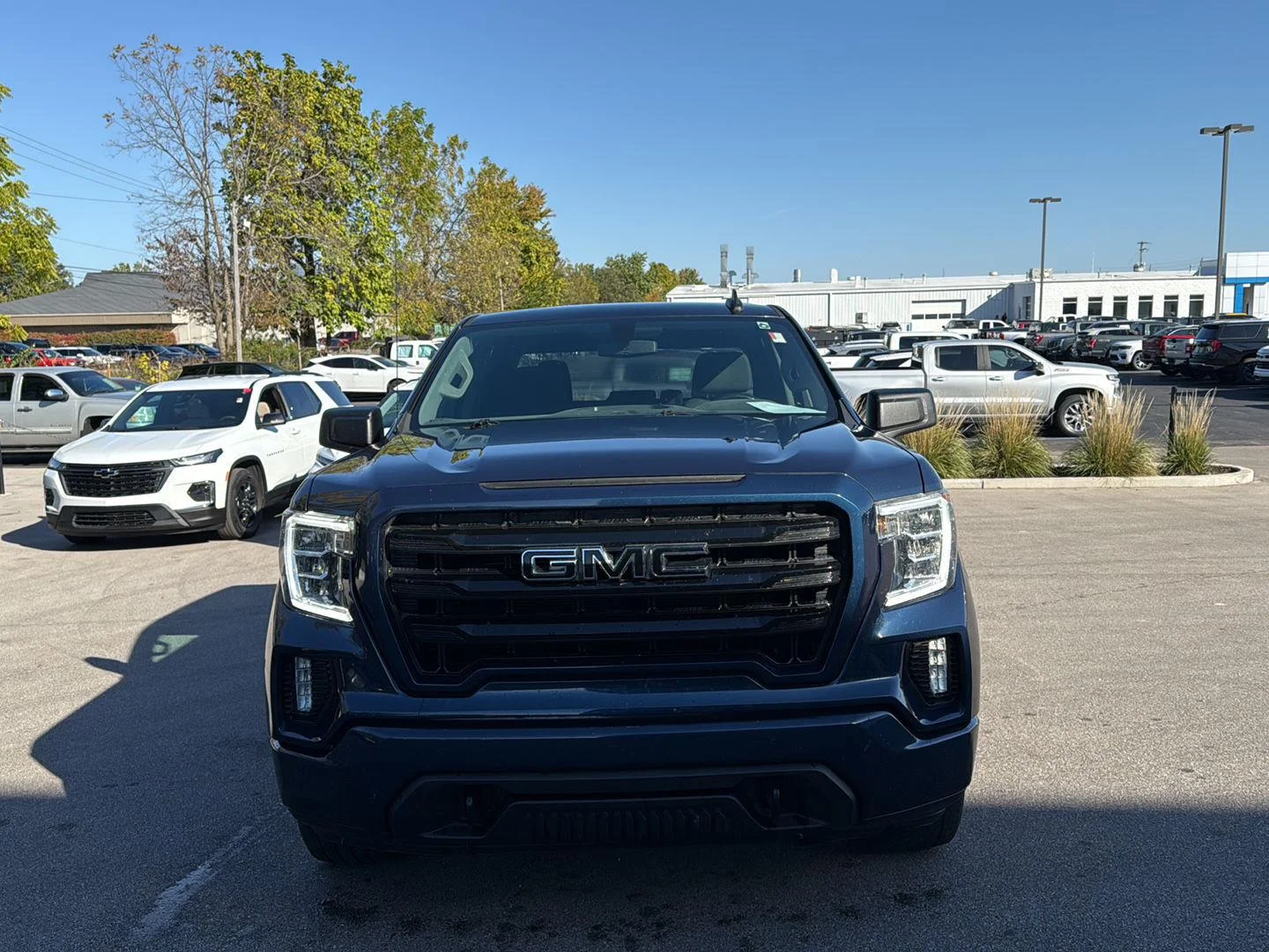 Used 2021 PACIFIC BLUE METALLIC GMC Elevation image 8