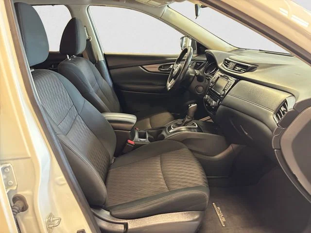 Used 2018 White Nissan SV image 16