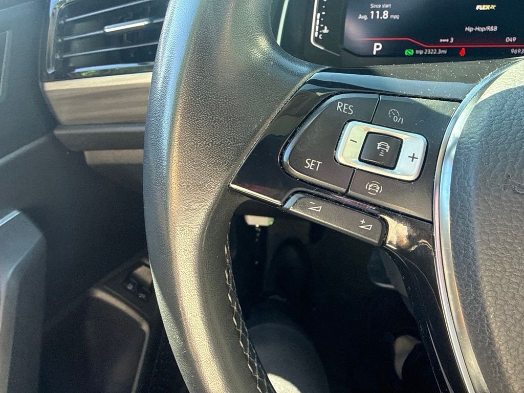 Used 2020 White Volkswagen SEL image 19