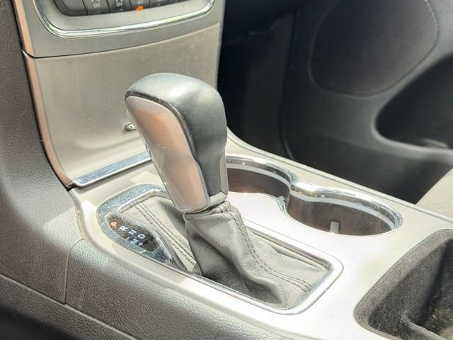 Used 2020 Silver Jeep Laredo E image 26
