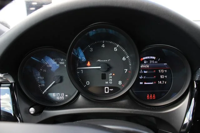 Used 2023 White Porsche T image 9