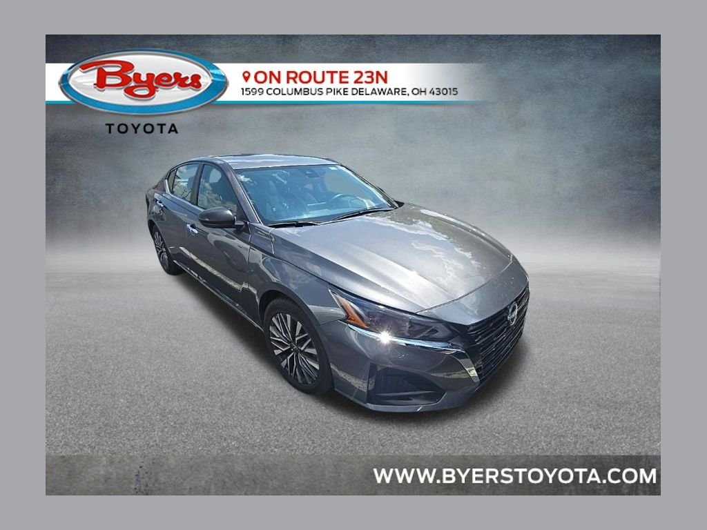 Used 2025 Gun Metallic Nissan 2.5 SV image 1