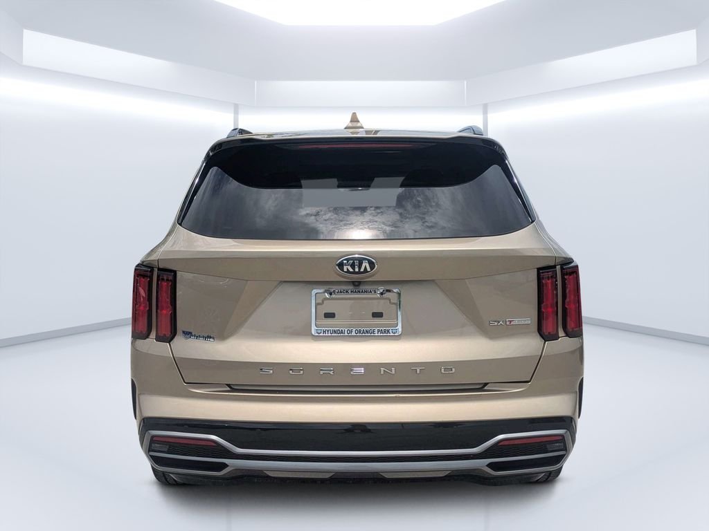 Used 2021 Beige Kia SX-Prestige image 4