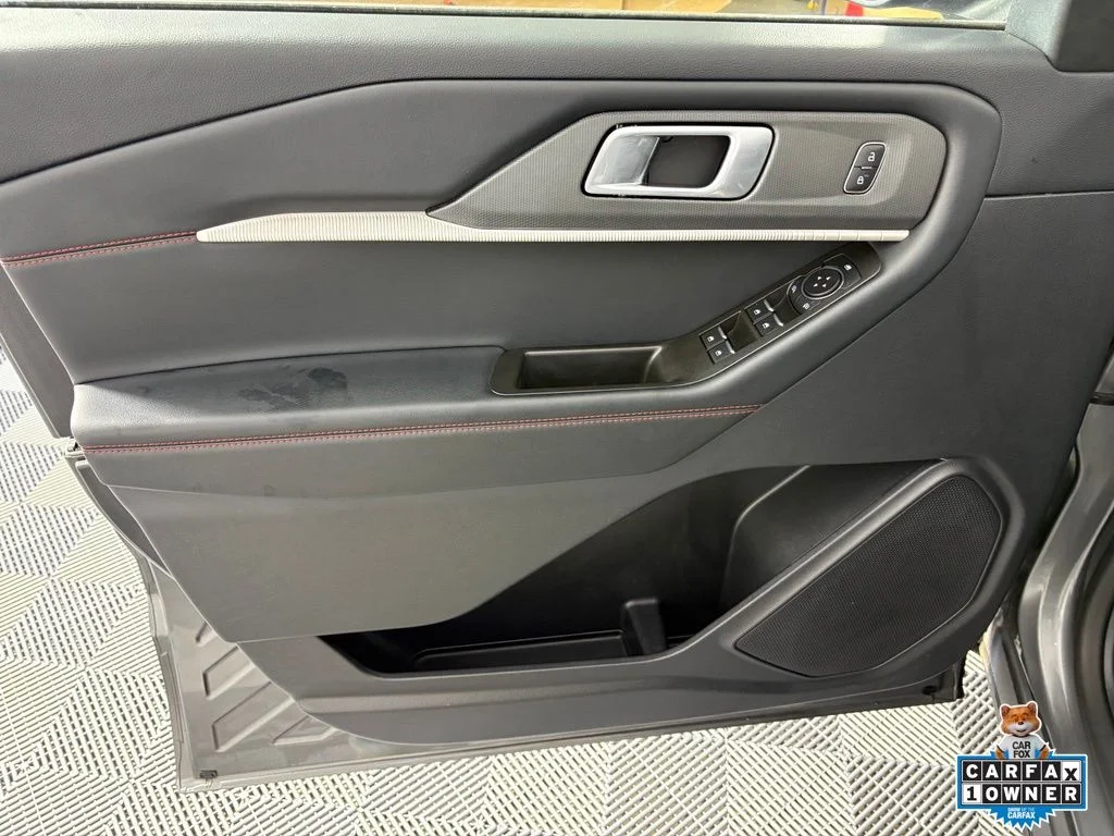 Used 2025 Gray Ford ST-Line image 15