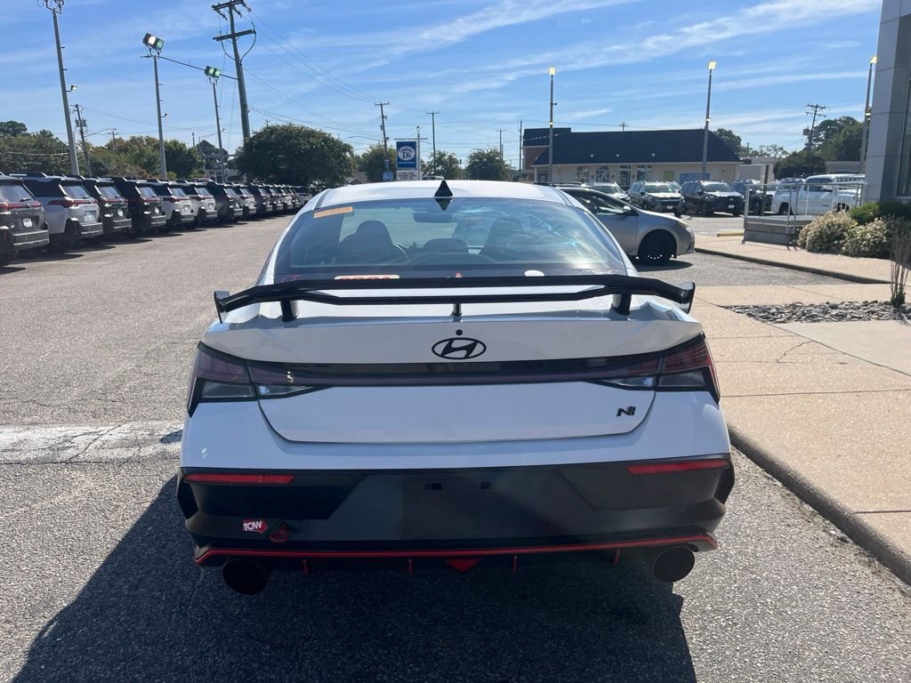 Used 2025 White Hyundai Base image 5