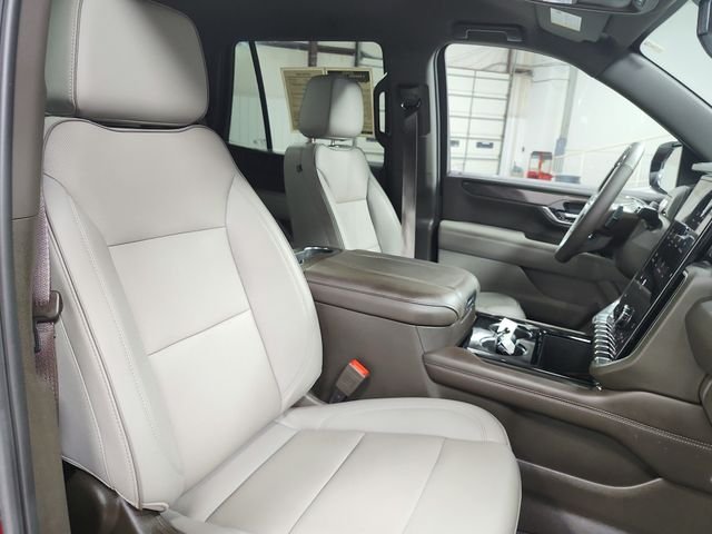 Used 2025 Red GMC Elevation image 39
